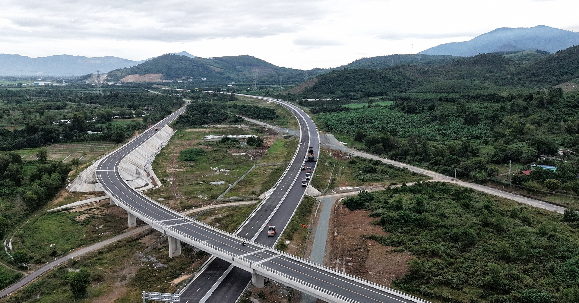 de nghi xu ly nghiem hanh vi cat trom pha hoai cap tren cao toc bac nam 1111