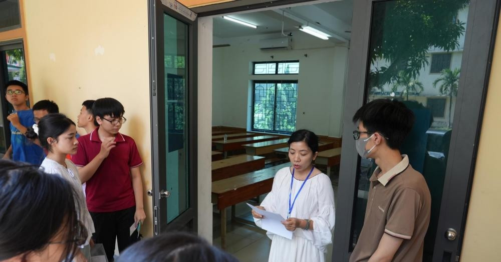 de thi mon toan chuyen vao lop 10 truong thpt chuyen phan boi chau nam 2026 3441