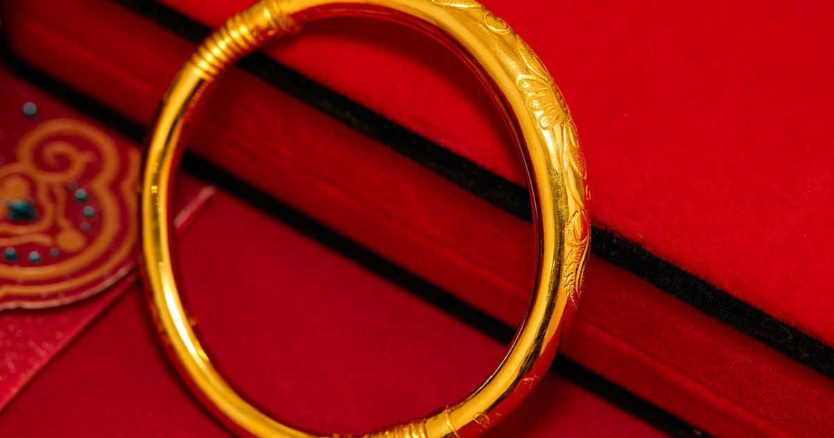 Di Hop Lop 40 Nam Bo Chong Mang Ve Mot Chiec Vong Vang Khien Me Chong Nghen Dang 7Bcf52B715244302Ae2