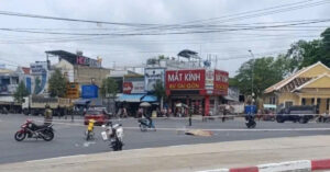 Đi khám bệnh về, hai chị em ruột bị xe tải cán tử vong thương tâm 1 di kham benh ve hai chi em ruot bi xe tai can tu vong thuong tam 3375