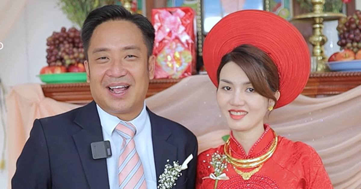 Dien Vien Dinh Hieu Cong Mat Troi Tuoi 46 Vien Man Ben Vo Tre Kem 8 Tuoi F17F0Ef7Be594D53A41Bea92467