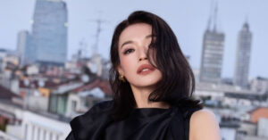 dien vien thu ky tuoi 50 van quyen ru ngut ngan 1882