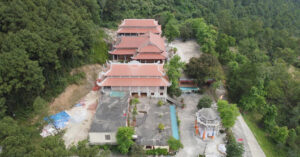 Điều đặc biệt về khu thờ Hùng Vương hơn 700 năm tuổi trên dãy núi ở Hà Tĩnh 1 dieu dac biet ve khu tho hung vuong hon 700 nam tuoi tren day nui o ha tinh 2355