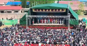 Doanh nhân chi hơn 1,9 tỷ đồng mừng thọ cha, mời cả làng xem kịch miễn phí 1 doanh nhan chi hon 19 ty dong mung tho cha moi ca lang xem kich mien phi 2789