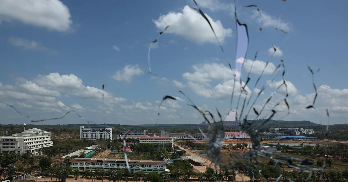 don canh sat gia va phong giam nhu nha tu ben trong 1 to hop lua dao campuchia 2660