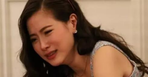 don nha thay tui nilon den cu nat duoi gam tu toi vua mo ra xem da soc truoc bi mat chong giau kin 3