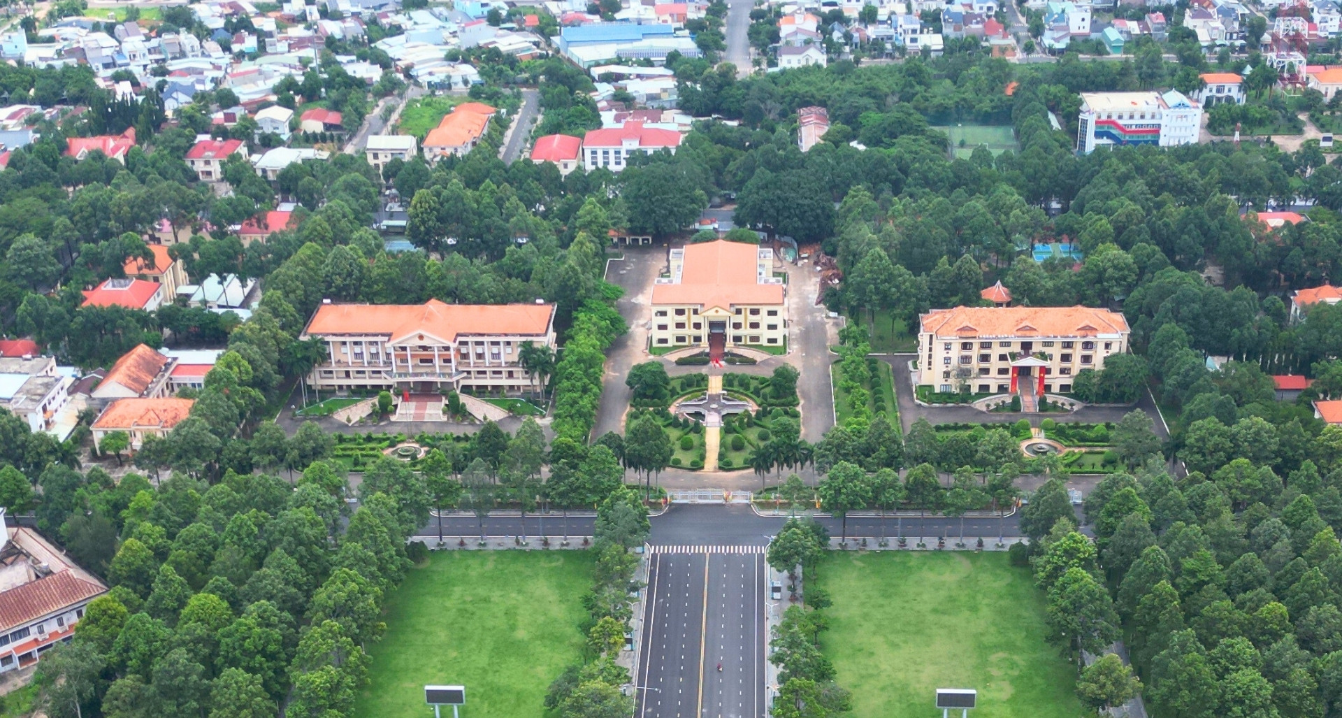 dong nai chuyen tru so phuong thanh giang duong dai hoc 922