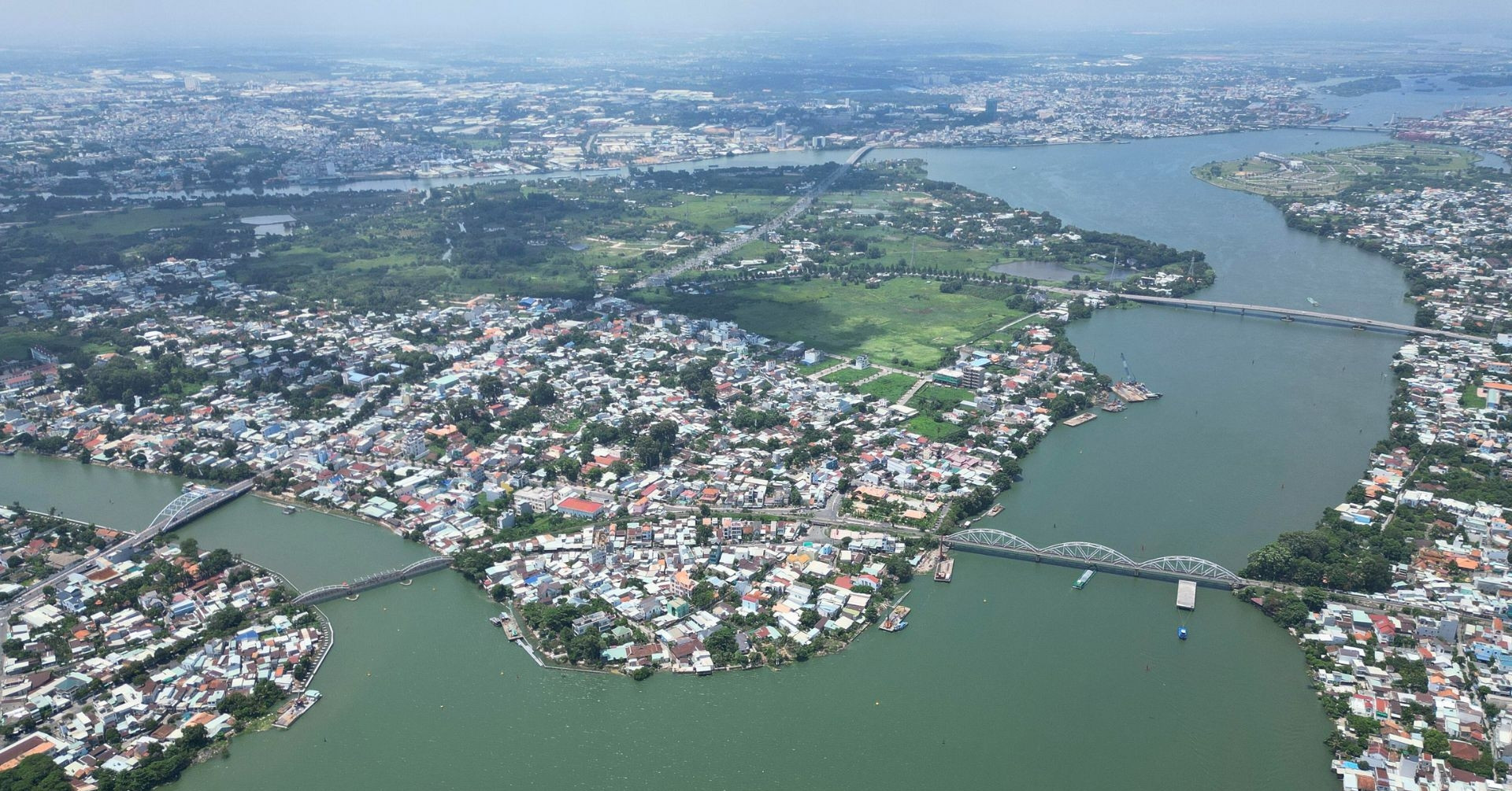 dong nai lay y kien nguoi dan ve de an thanh lap thanh pho truc thuoc trung uong 2326