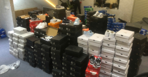 dot kich cong ty kinh doanh hang gia nike adidas ban tren shopee tiktok 2637