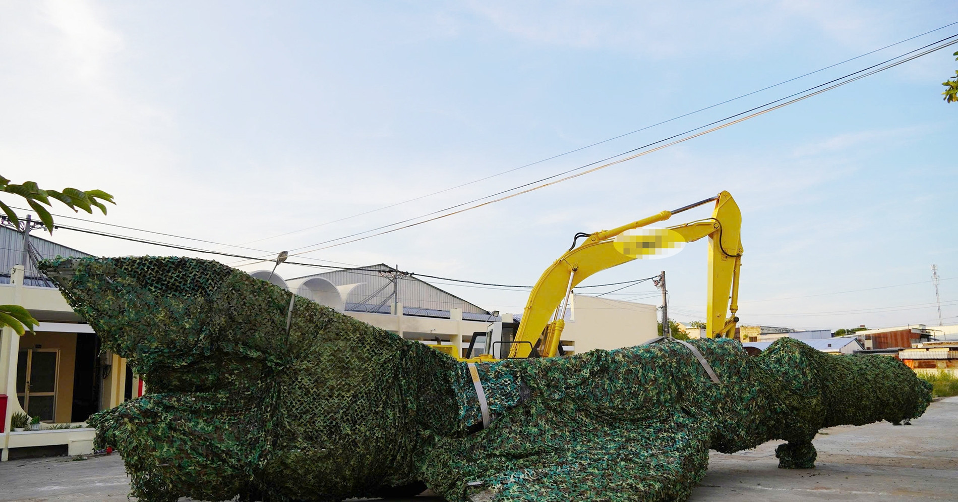 dung xe sieu truong sieu trong di doi may bay mig 21 bi bo quen o ca mau 720