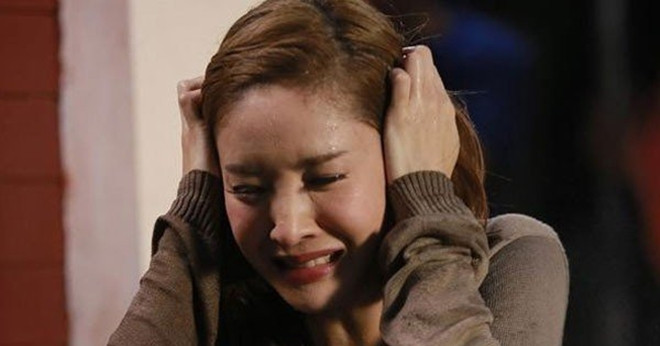 Em Ho Chong Sap Cuoi Len O Nho Nua Thang Toi Dung Hinh Nghe Tieng Dong La Phat Ra Tu Phong Anh Luc 2