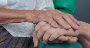 Em út gửi 30 triệu làm mừng thọ mẹ, về nhà lại phát hiện sự thật ngỡ ngàng 1 em ut gui 30 trieu lam mung tho me ve nha lai phat hien su that ngo ngang 49e13d23717b422aa941b6103b