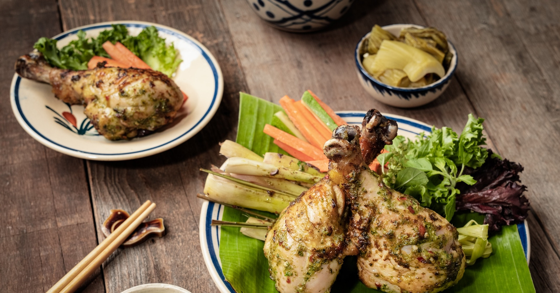 Ga My No Muoi E Cho Mam Com Doan Vien Ngay Tet 1586