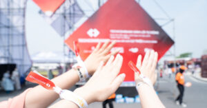 gai home concert show moi tuyet voi cua anh trai vuot ngan chong gai 1024