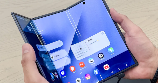 Galaxy Z Trifold 13Png 1766129549909 17667396094641987975096 0 71 574 989 Crop 176673961828619969717