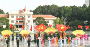 Gần 3.000 cán bộ, chiến sĩ tham gia đồng diễn nghệ thuật tại Quân khu 7 1 gan 3 3338