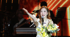 gay tranh cai khi nhan giai album cua nam ca si huong tram noi khong ban tam 2444