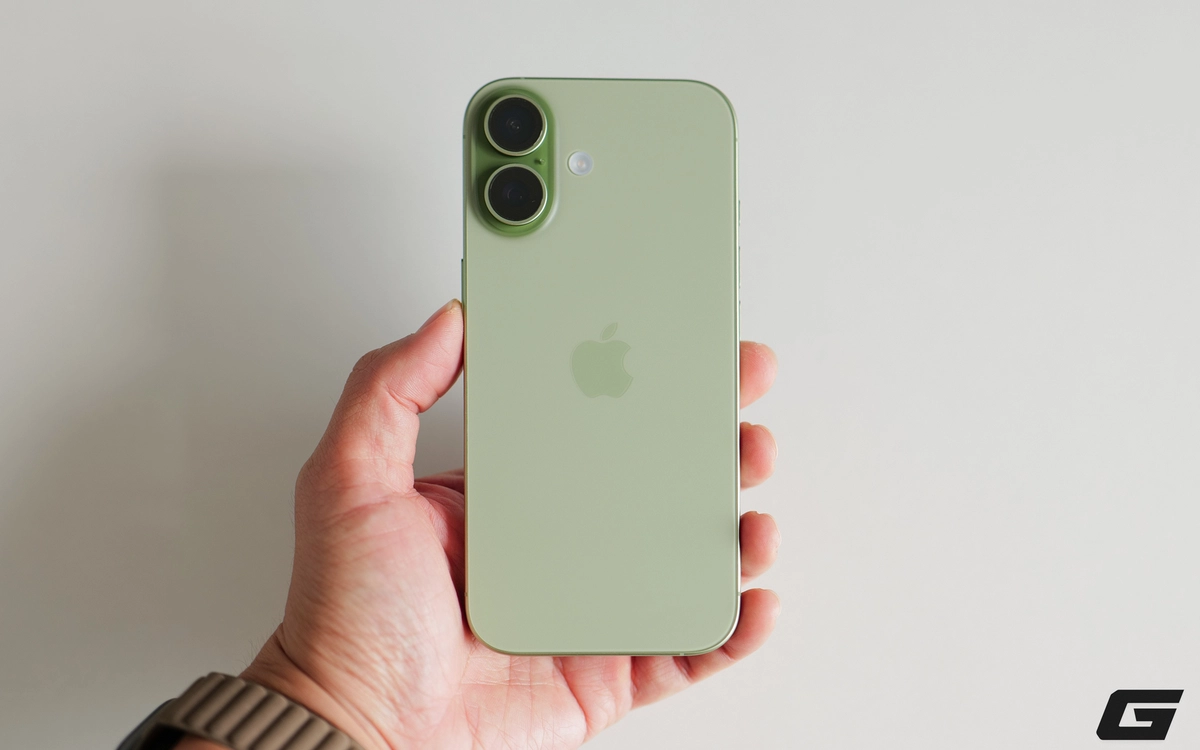 genk iphone 17 chinh hang hands on 13 17581089385911516899589 43 0 1323 2048 crop 177806508819447031