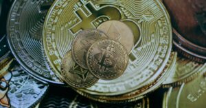 gia bitcoin hom nay thanh nien 1777163972316372676460 304 0 2632 4447 crop 1777163990348856002782.jp