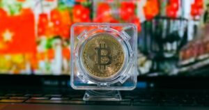 gia bitcoin hom nayngay 104thanh nien 1775814606837747222769 215 0 1472 2400 crop 177581508192018770