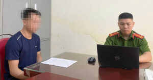 gia danh cong an de danh bong ban than thanh nien bi phat 125 trieu dong 2561