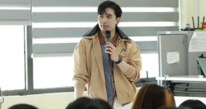 giang vien gen z thu hut vi ve ngoai nhu nam than cach day hoc cang gay chu y 1173