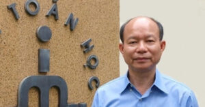 Giáo sư Hoàng Xuân Phú là viện sĩ của 6 viện hàn lâm danh tiếng thế giới 1 giao su hoang xuan phu la vien si cua 6 vien han lam danh tieng the gioi 1389