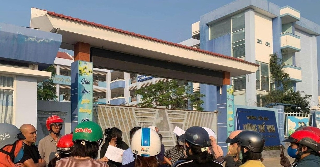 giao vien tieu hoc o tphcm phat hoc sinh tu chich kim tiem vao tay 2773