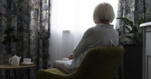 Goi Con Gai Khi Benh Nang Toi Duoc Nhan Cau Noi Lanh Lung Dung Dat Tuoi Gia Vao Tay Con Cai F131F74A