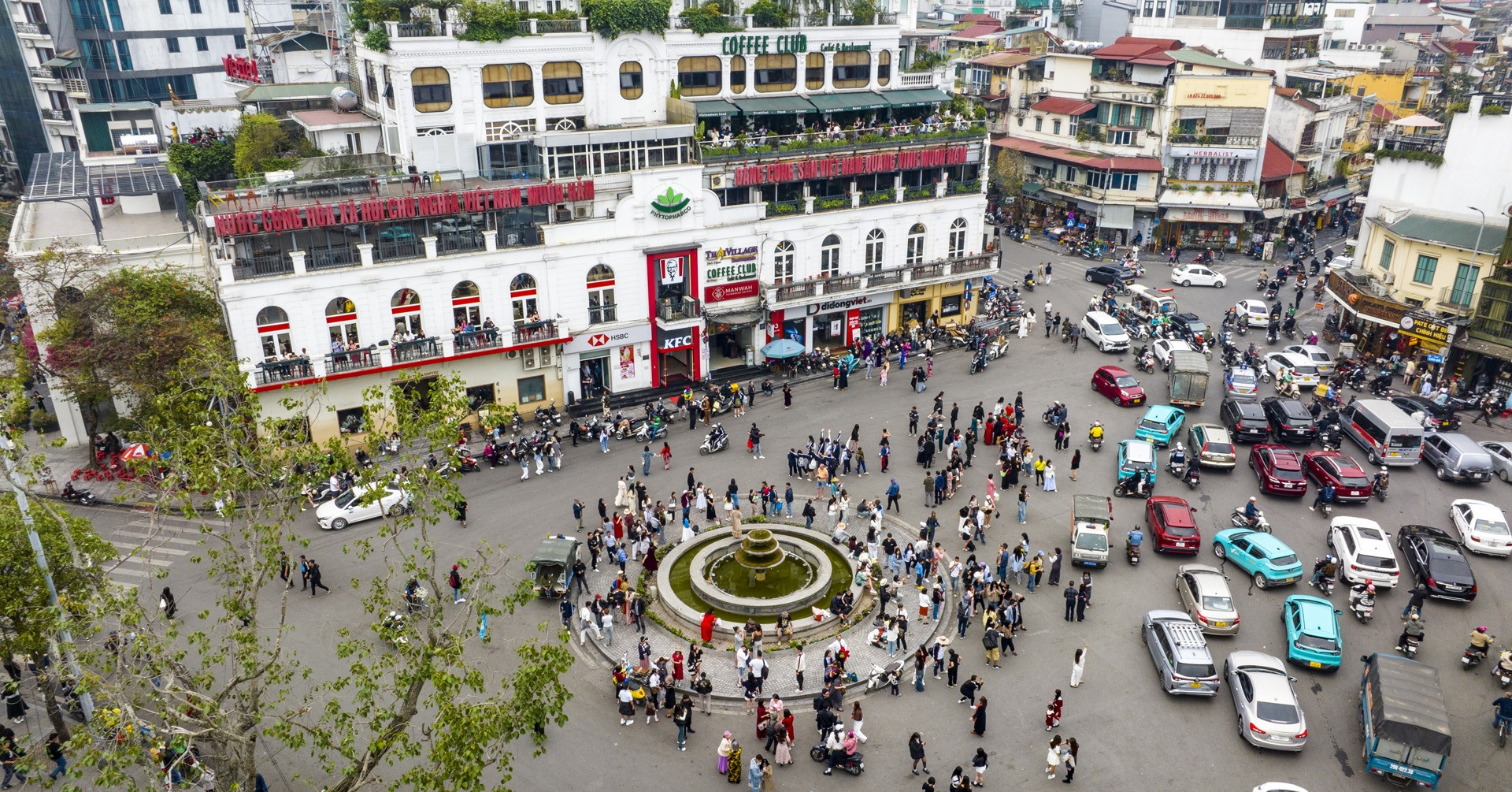 ha noi chua cam xe may xang tai khu vuc quanh ho guom pho co 1409
