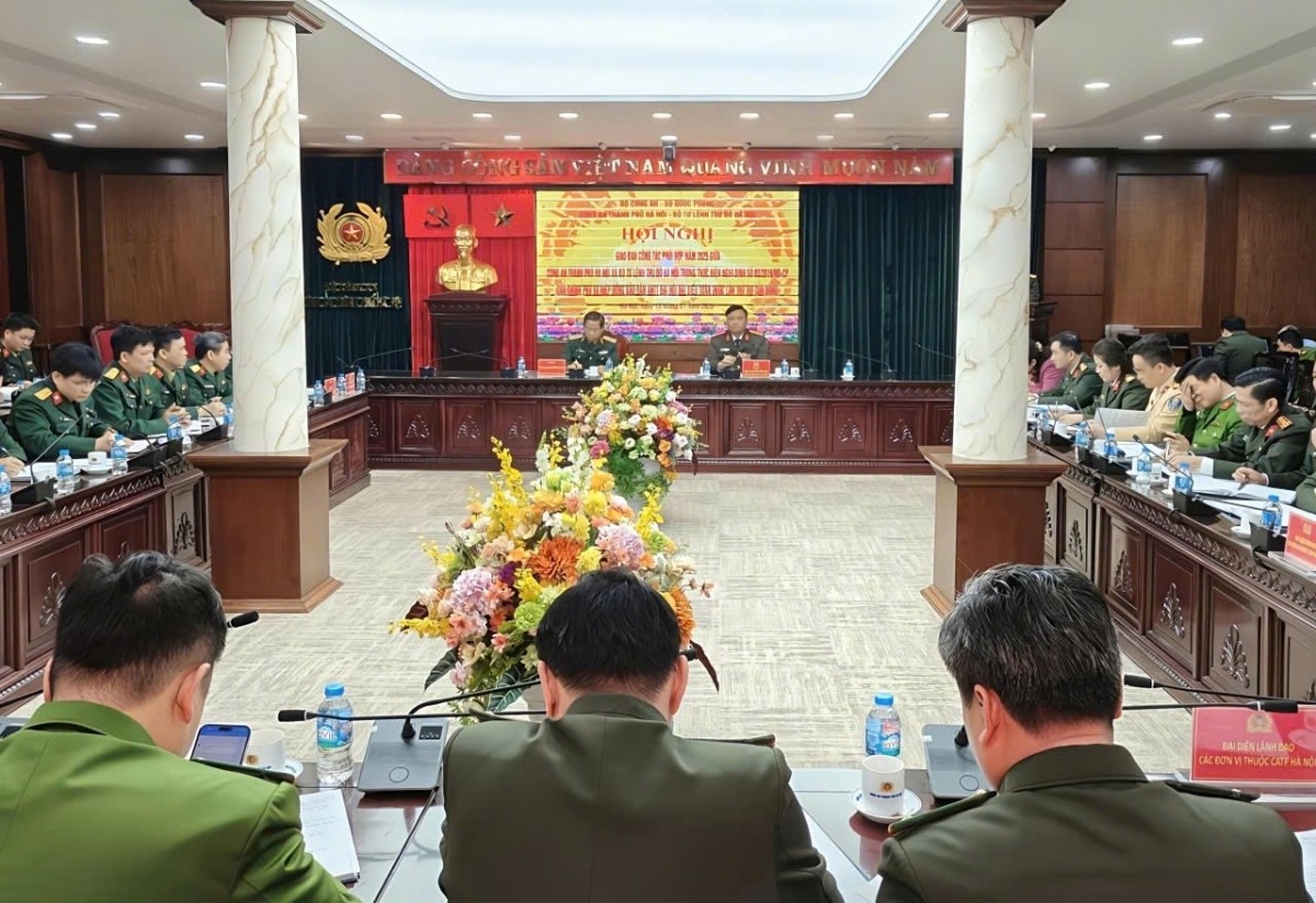 Ha Noi Cong An Quan Doi Hiep Dong Bao Dam Tuyet Doi An Toan Dai Hoi Xiv Cua Dang 20260116104939