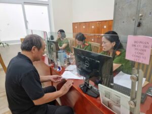 Ha Noi Phan Cap Dang Ky Xe Nguoi Dan Huong Loi Tu Chinh Quyen Dia Phuong 2 Cap 20250716124113