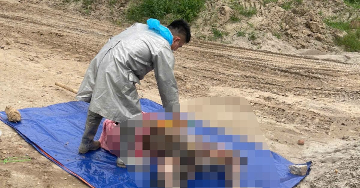 ha noi phat hien thi the nam gioi noi tren song duong 1617