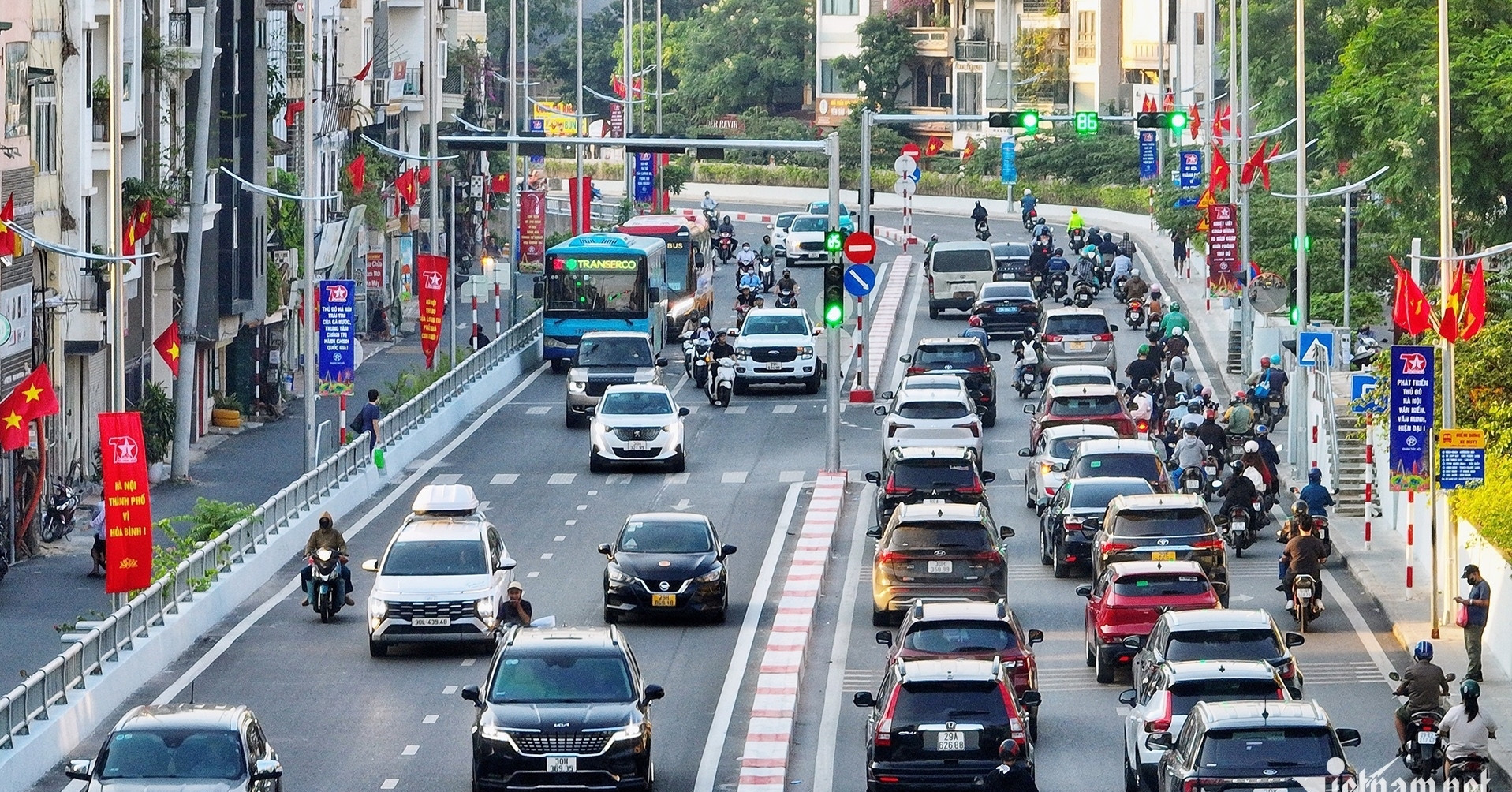 Ha Noi Rao Chan Duong Au Co Nghi Tam De Thi Cong Cau Tu Lien 2527