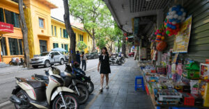 ha noi tinh cho thue long duong via he mot so tuyen pho o hoan kien cua nam 3364