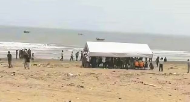 hai be trai mat tich khi tam bien o thanh hoa 2054