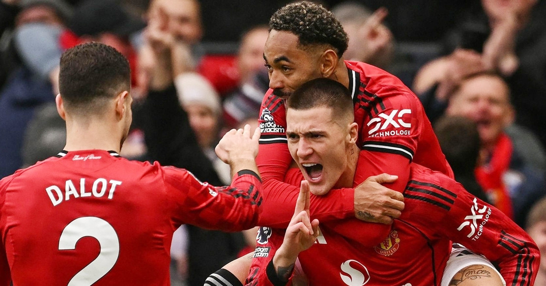 Hang Cong Thang Hoa Mu Thoi Bay Aston Villa 4188