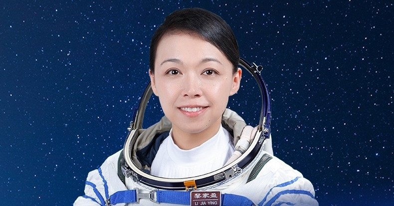 hanh trinh tu nu tien si mat ma xuat sac tro thanh phi hanh gia 2353