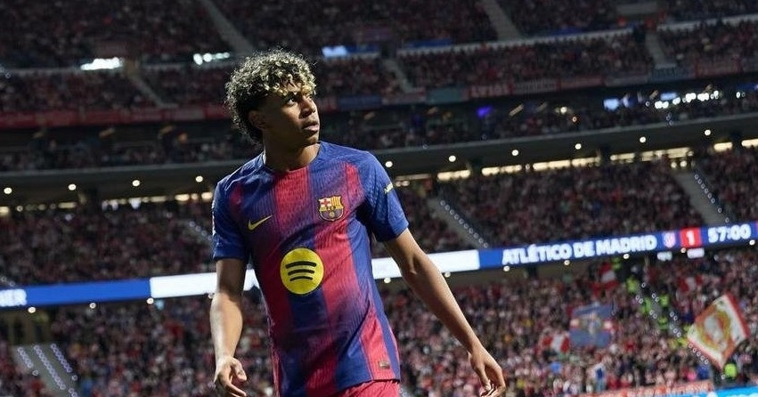 hansi flick noi gi lamine yamal khong an mung barca thang atletico 196