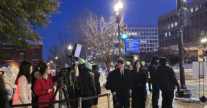 Hau Due Chu Tich Samsung 3 Nam Khong Dung Smartphone De Do Dh Quoc Gia Seoul 2586