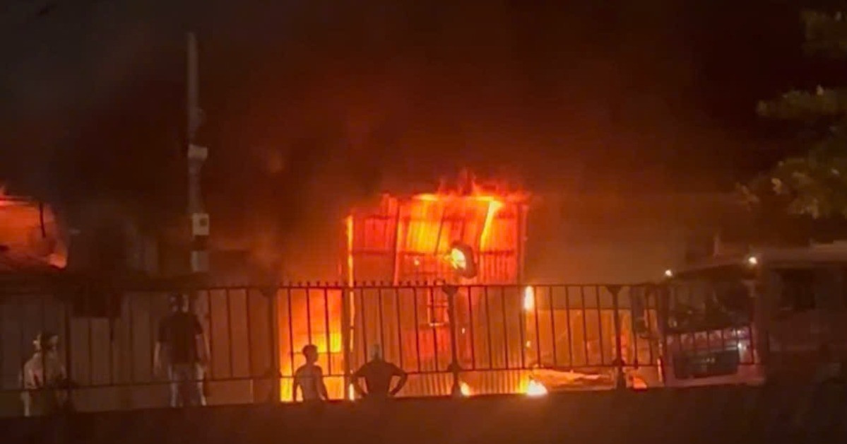 hien truong nha chay 3 nguoi mac ket giua dem lua bung lai giua trua o tphcm 1475