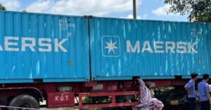 hien truong vu tai nan giua xe container va cong nong khien 3 nguoi tu vong 811