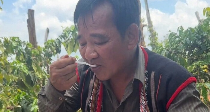 hinh anh kho cuc cua nghe si quang teo khanh linh thay doi bat ngo khi len chuc 1505