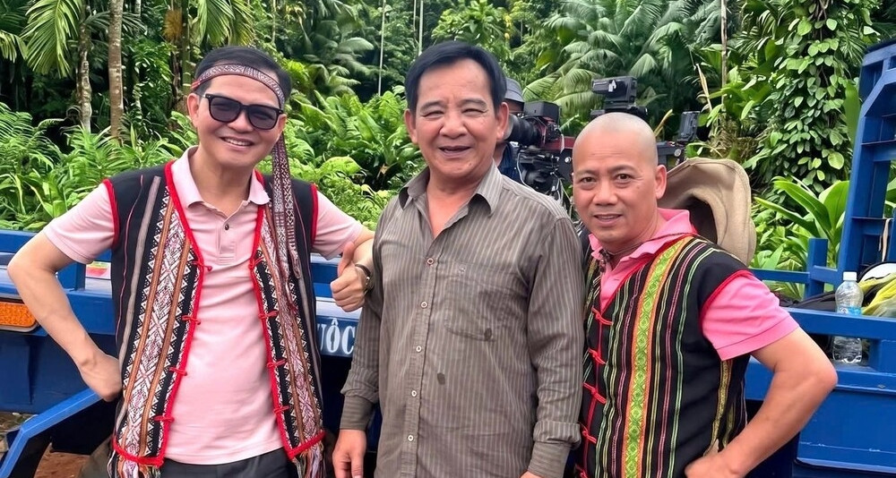 hinh anh la cua nsnd trung hieu hanh phuc ngot ngao cua vo chong nha phuong 2238