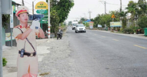 hinh nom csgt ban toc do xuat hien tai diem nong tai xe tu giac ham phanh 1692