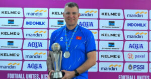 hlv cristiano roland noi dieu hai long nhat ve u17 viet nam 43