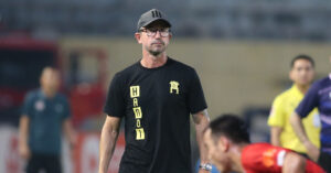 HLV Harry Kewell: Trọng tài ở Ngoại hạng Anh không bắt như ở V-League 1 hlv harry kewell trong tai o ngoai hang anh khong bat nhu o v league 2072