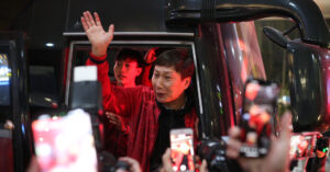 Hlv Kim Sang Sik Mang Qua Dac Biet Ve Han Quoc An Tet 1895