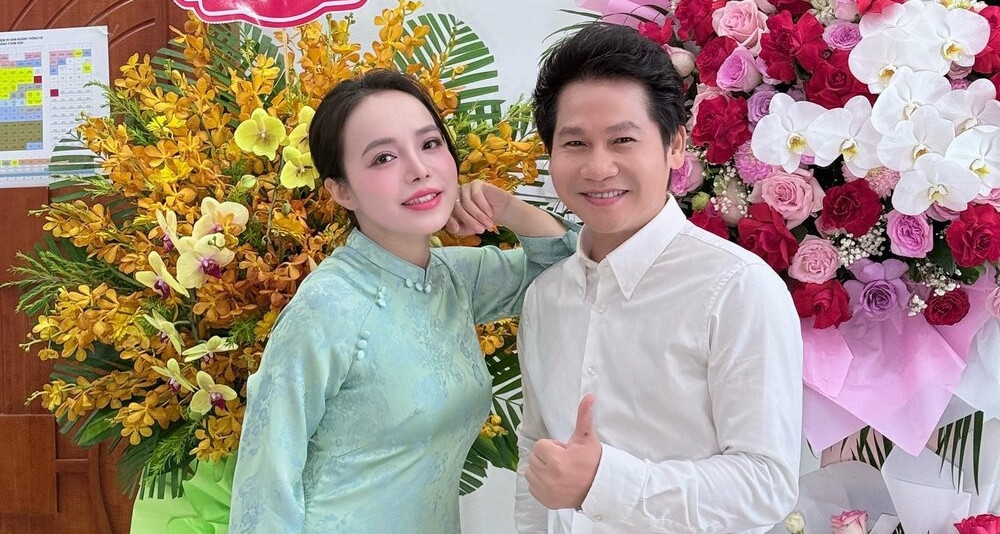 hoa hau mai phuong thuy nhu gai 18 nsut lan anh tinh cam ben trong tan 2305