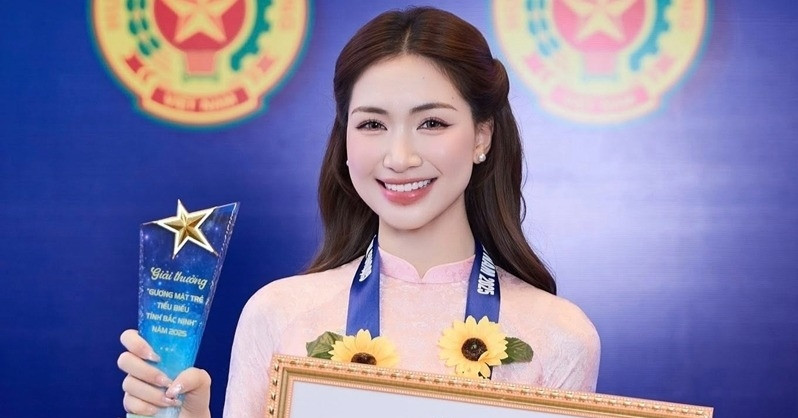 hoa minzy khoe tin vui 1900